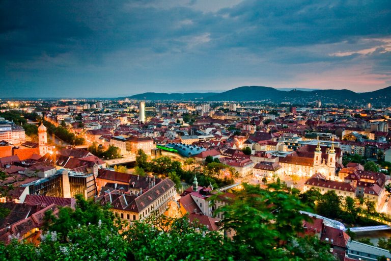 Graz, Oostenrijk: De Leukste Bezienswaardigheden + Tips | Travellust.nl